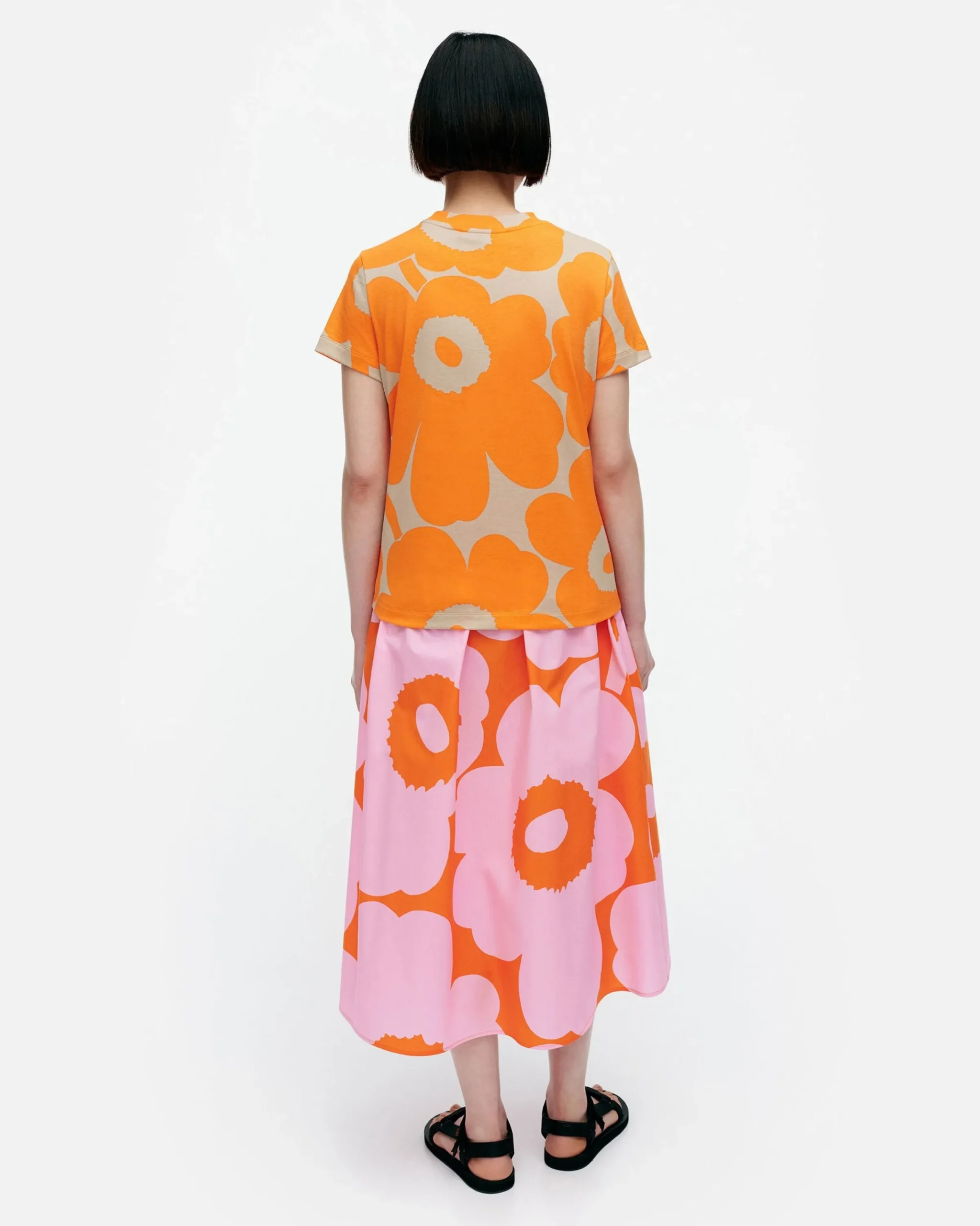 heleys_unikko_tpaita_2.webp Marimekko Paidat Ja Tunikat^Heleys Unikko T-Paita