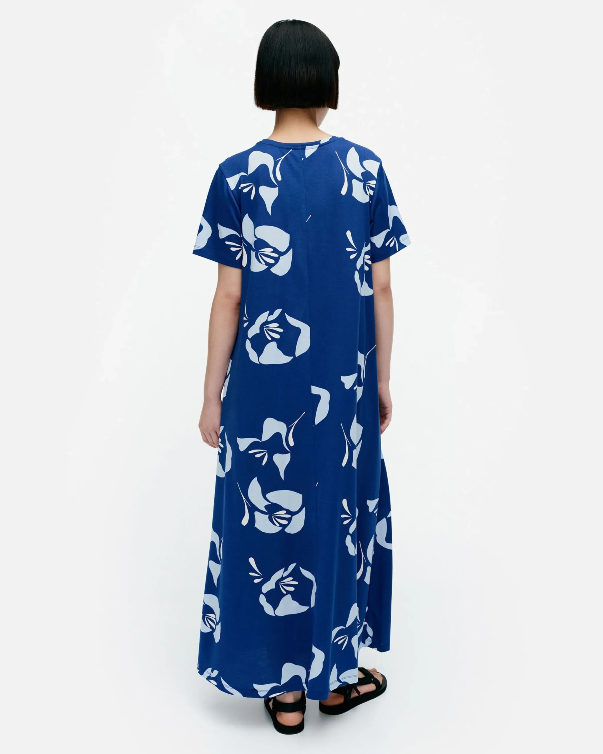 kalliokielo_helakka_trikoomekko_2.webp Marimekko Mekot^Kalliokielo Helakka Trikoomekko