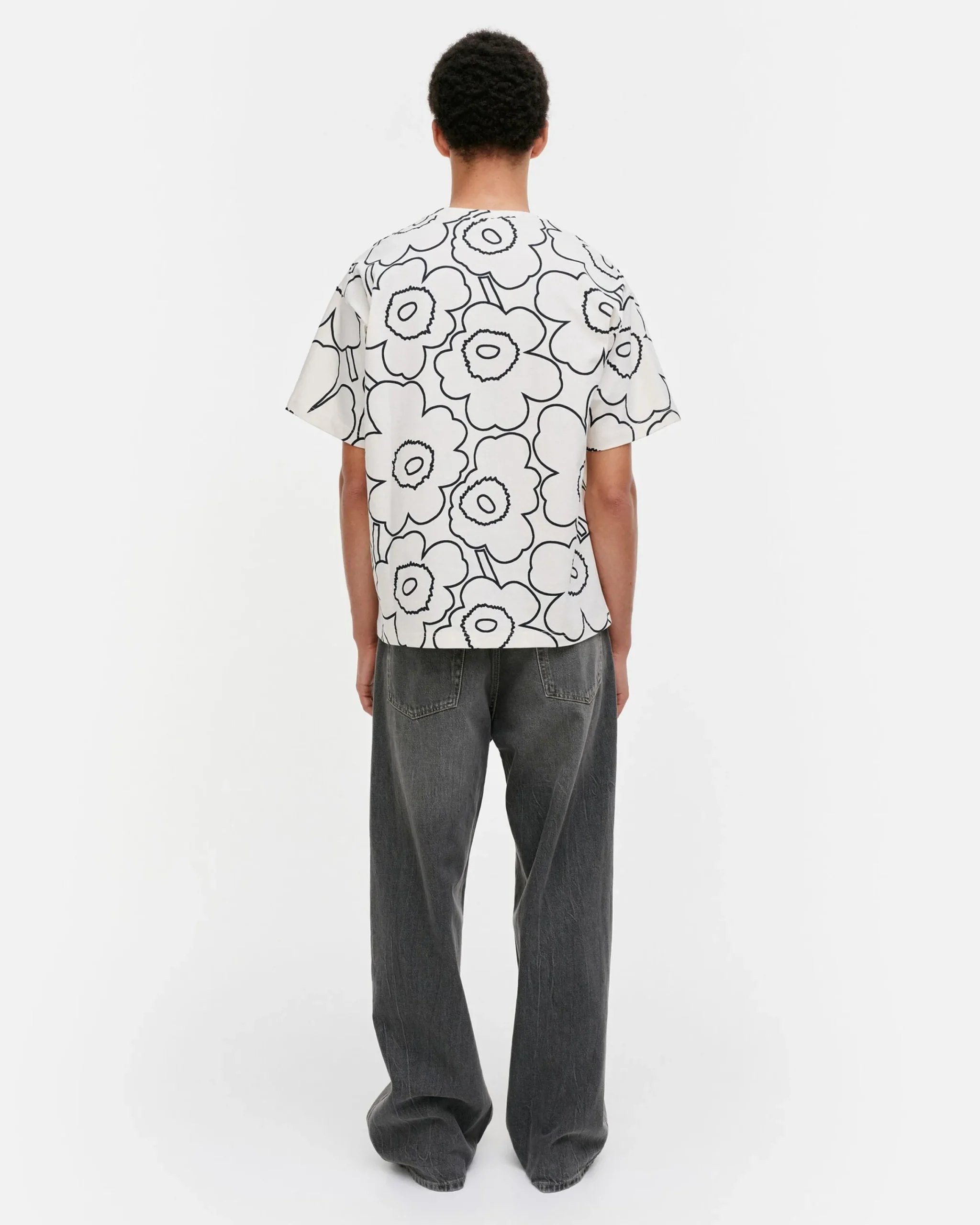 kioski_nopeus_pieni_piirto_unikko_tpaita_2-1.webp Marimekko Unisex^Kioski Nopeus Pieni Piirto Unikko T-Paita