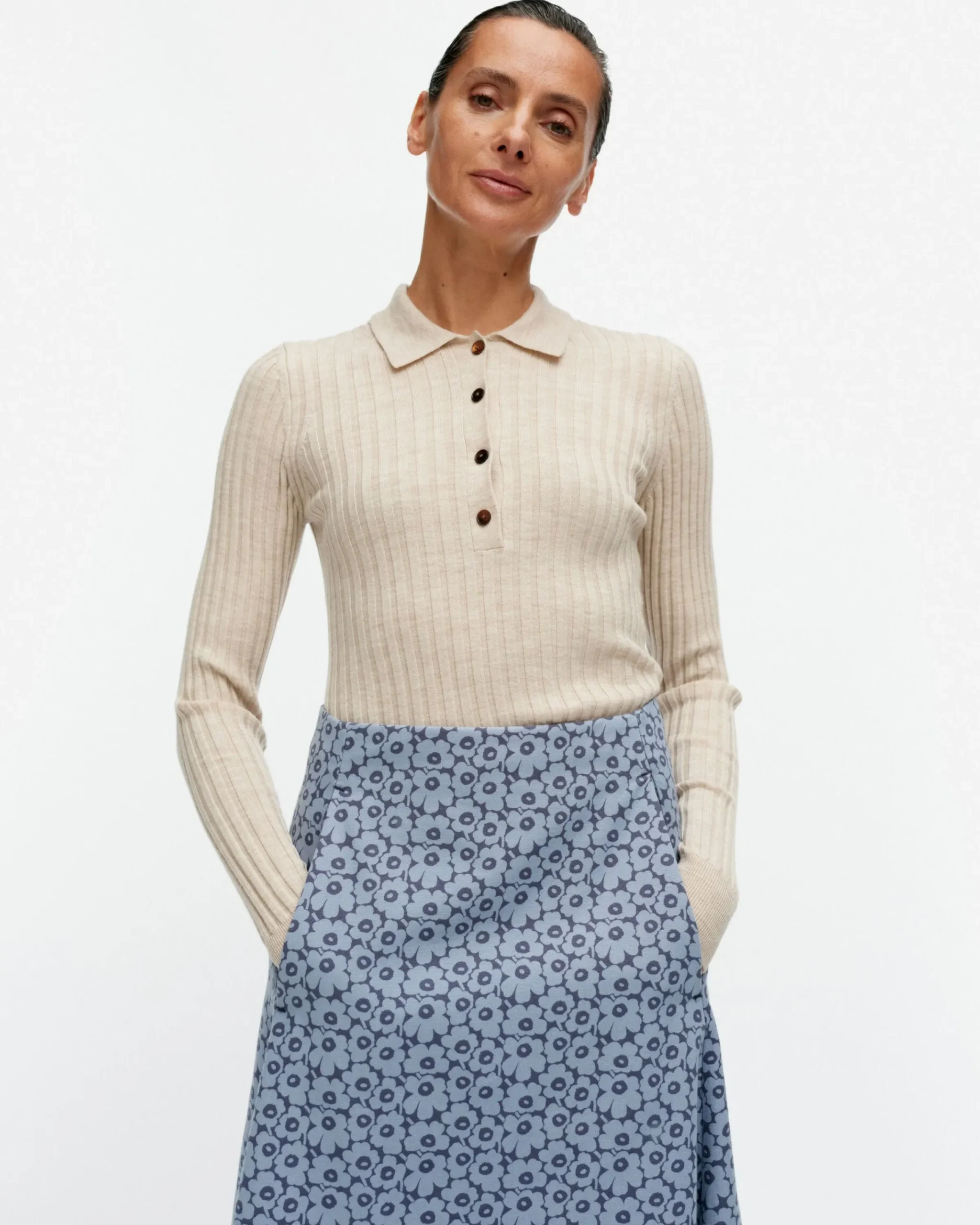 koski_unikko_puuvillahame_2.webp Marimekko Hameet^Koski Unikko Puuvillahame