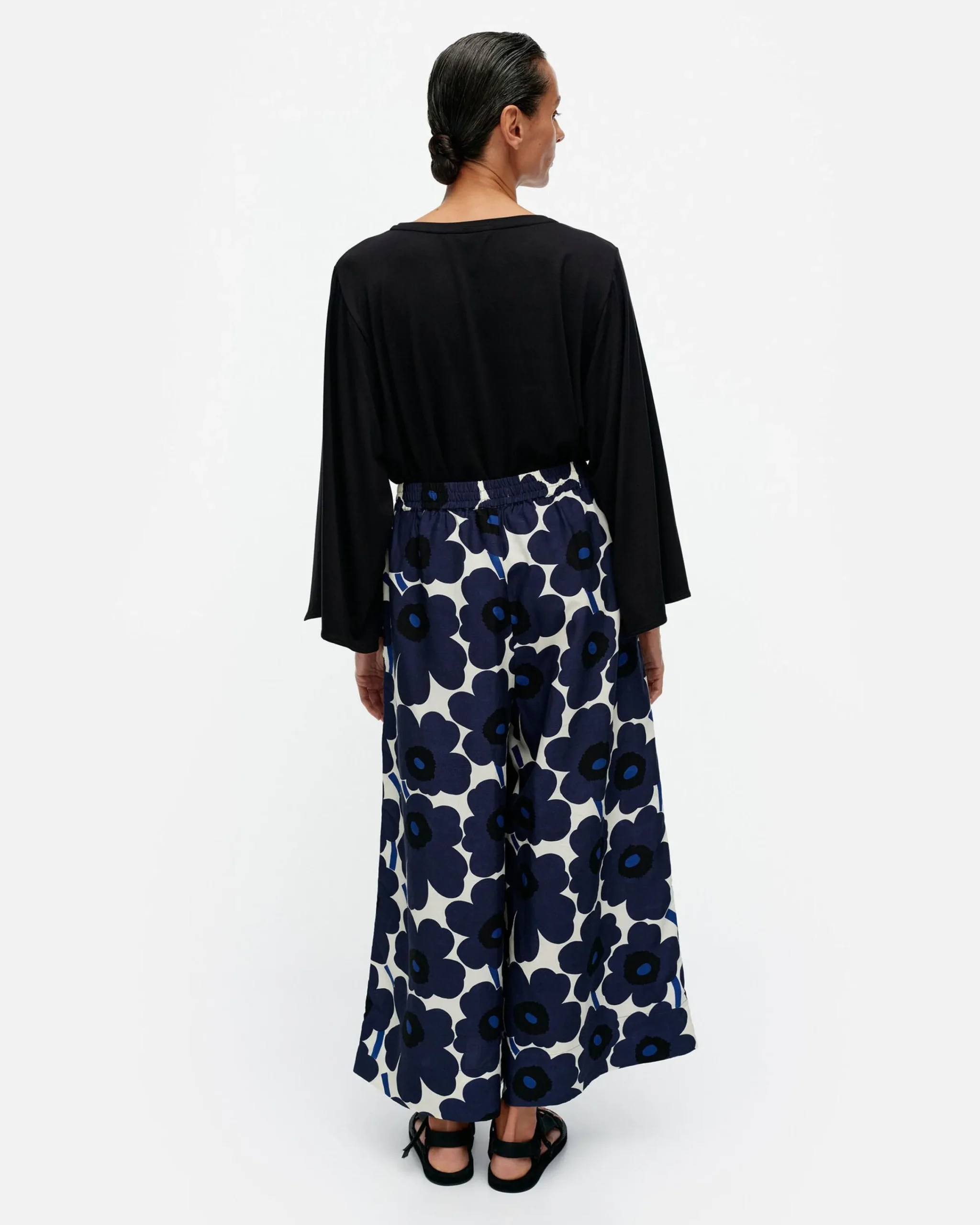kuvio_unikko_kuprosekoitehousut_2.webp Marimekko Housut^Kuvio Unikko Kuprosekoitehousut