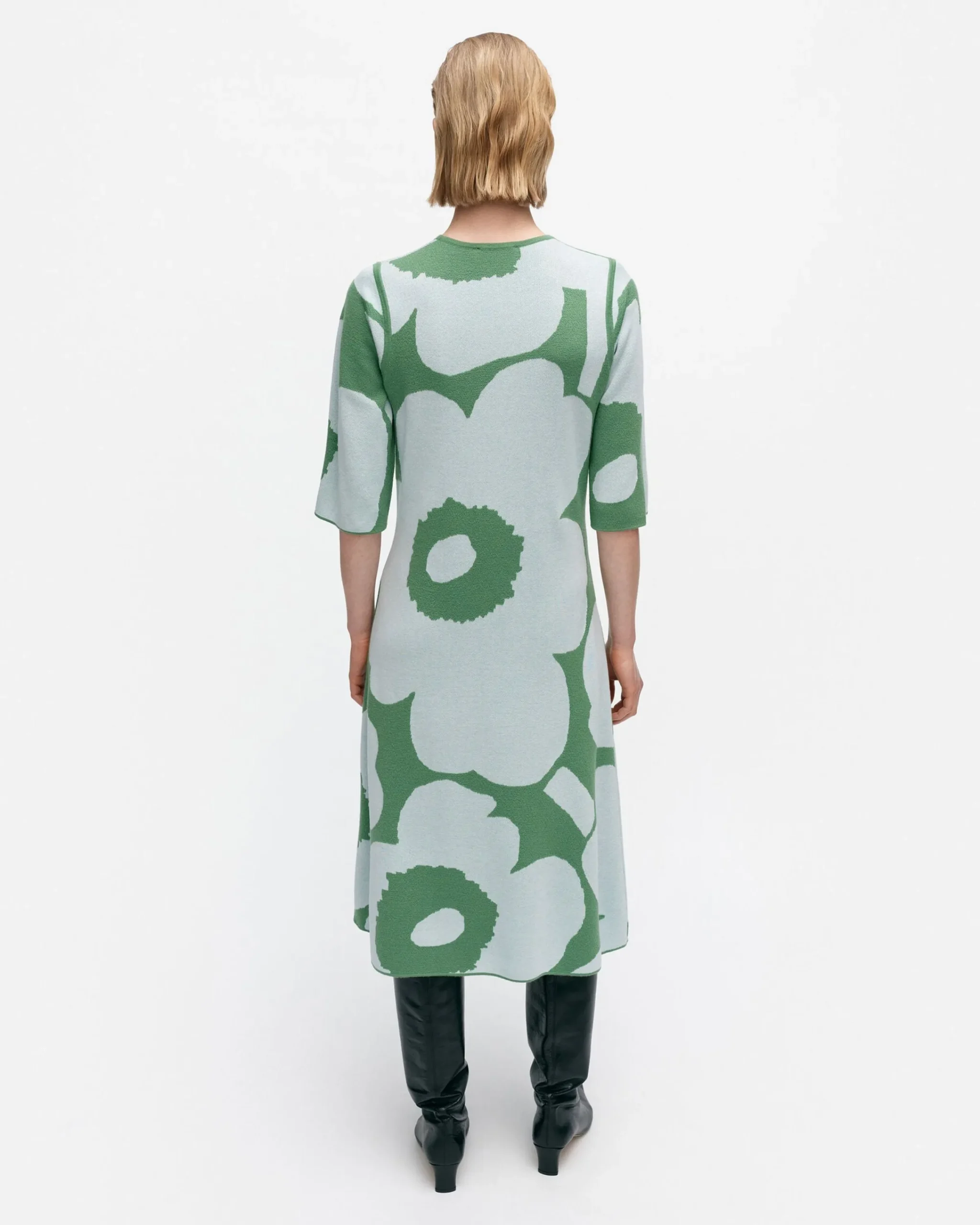 pointti_unikko_villaneulemekko_2-1.webp Marimekko Neuleet^Pointti Unikko Villaneulemekko