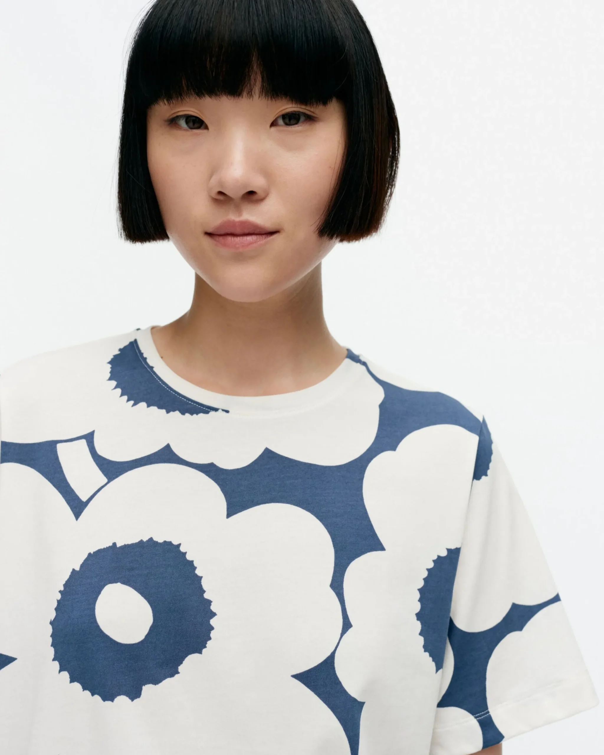 tunnit_unikko_tpaita_3.webp Marimekko Paidat Ja Tunikat^Tunnit Unikko T-Paita